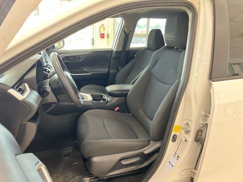 Used 2020 Toyota RAV4 LE w/ All Weather Liner Package AWD/4WD image 12