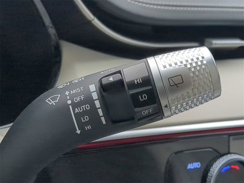 Used 2025 Genesis Electrified GV70 Advanced w/ Prestige Package image 28