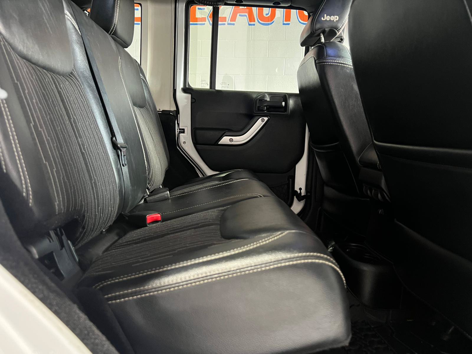 Used 2015 Jeep Wrangler Unlimited Sport AWD/4WD image 14