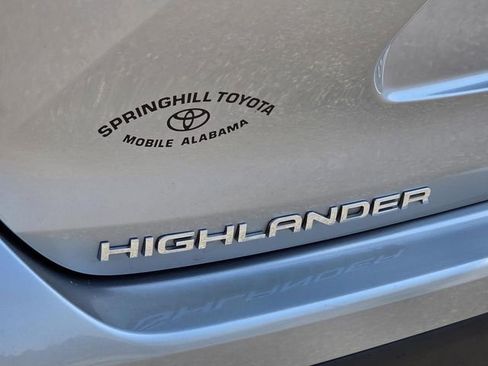 Used 2022 Toyota Highlander XLE image 35