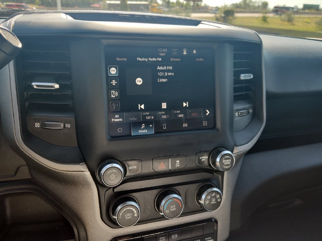 Used 2024 RAM 5500 Tradesman w/ Chrome Appearance Group AWD/4WD image 17