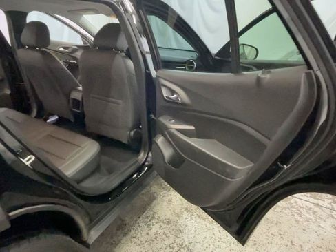 Used 2024 Chevrolet Trax ACTIV w/ Sunroof Package FWD image 19