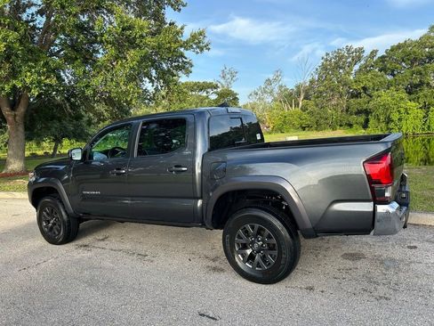 Used 2023 Toyota Tacoma SR5 AWD/4WD image 4