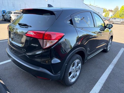 Used 2017 Honda HR-V EX image 4