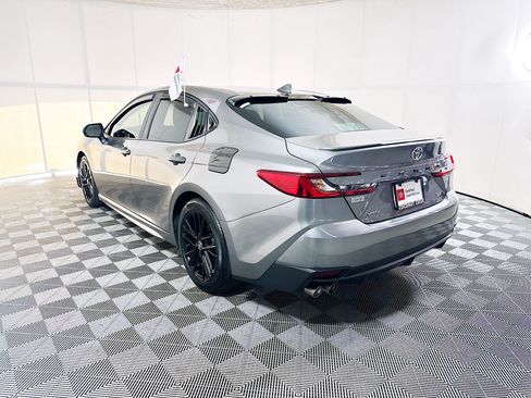 Used 2025 Toyota Camry SE FWD image 5