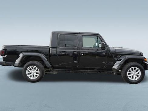 Used 2023 Jeep Gladiator Sport image 10