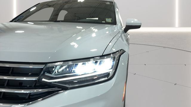 Certified 2024 Volkswagen Tiguan SE AWD/4WD image 33
