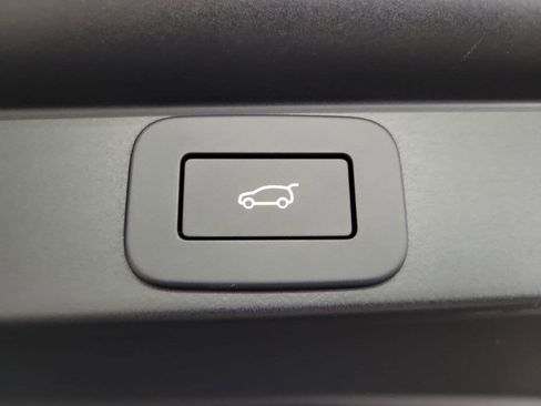 New 2026 Land Rover Range Rover SE image 31