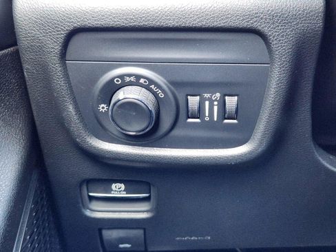 New 2025 Jeep Grand Cherokee L Altitude image 33