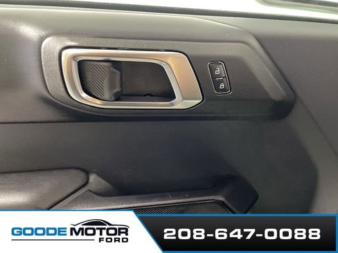 Used 2025 Ford Bronco Outer Banks image 9