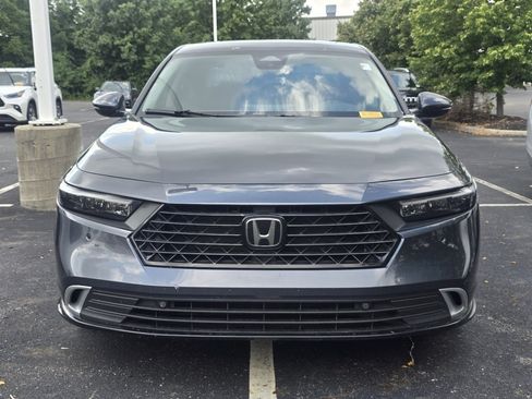 Used 2024 Honda Accord Touring image 2