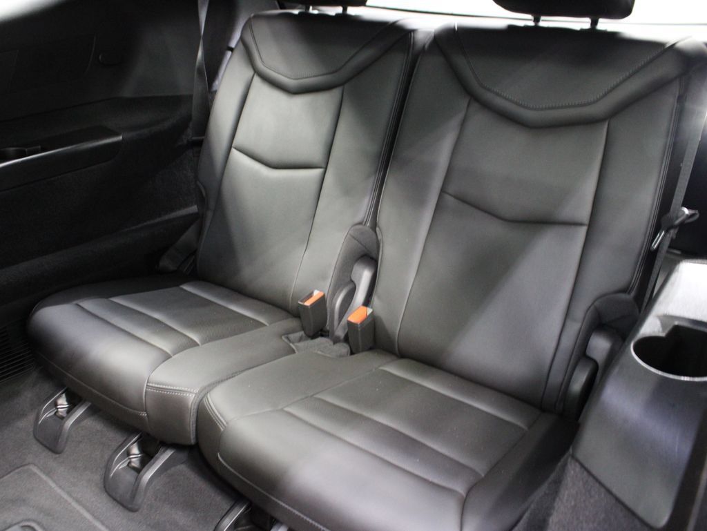 Used 2022 Cadillac XT6 Sport w/ Technology Package AWD/4WD image 18
