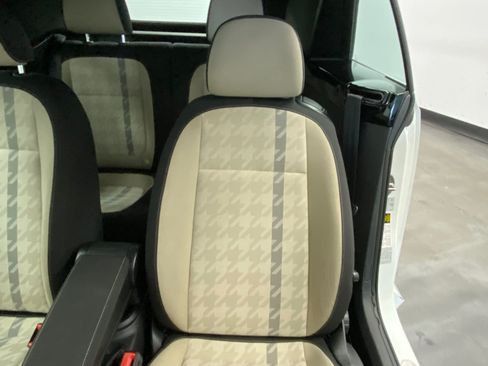 Used 2018 Volkswagen Beetle 2.0T Coast FWD image 30
