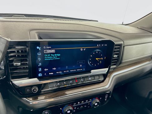 Used 2023 Chevrolet Silverado 1500 LT image 19