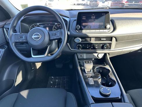 Used 2023 Nissan Rogue S AWD/4WD image 14