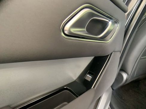 Certified 2025 Land Rover Range Rover Velar S image 25