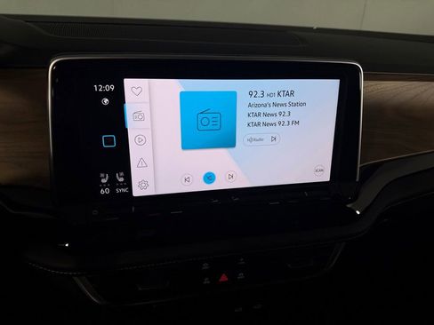 Used 2025 Volkswagen Atlas SE FWD image 20