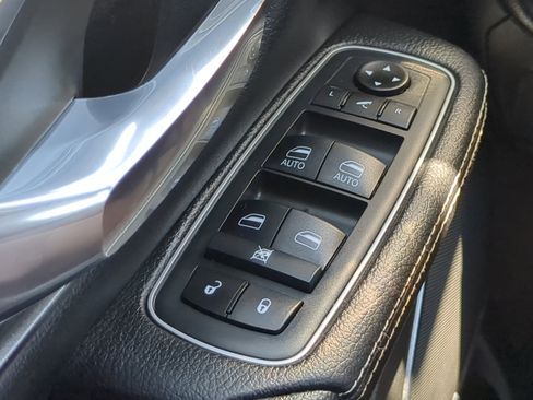 Used 2021 RAM 1500 Laramie AWD/4WD image 22