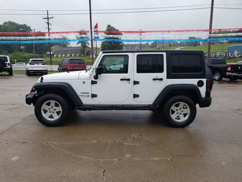Used 2018 Jeep Wrangler Unlimited Sport S AWD/4WD image 6