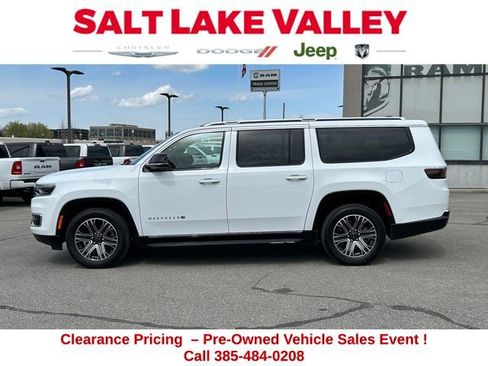 Used 2025 Jeep Wagoneer L 4WD image 2