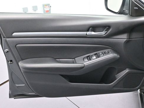 Used 2022 Nissan Altima 2.5 SV image 10