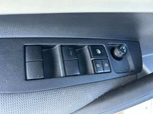 Used 2024 Toyota Corolla LE w/ LE Convenience Package FWD image 16