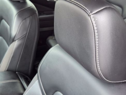 Used 2023 Nissan Pathfinder SL AWD/4WD image 11
