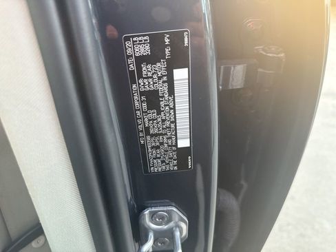 Used 2021 Volvo XC90 T6 Momentum w/ Protection Package Premier image 14