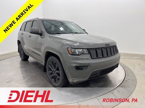 Used 2021 Jeep Grand Cherokee Laredo X image 1