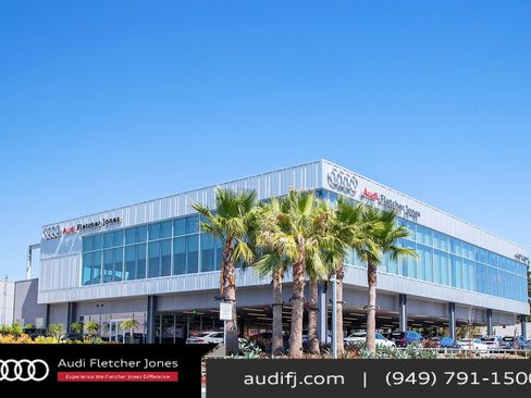 Used 2023 Audi e-tron Prestige w/ Prestige Package image 27