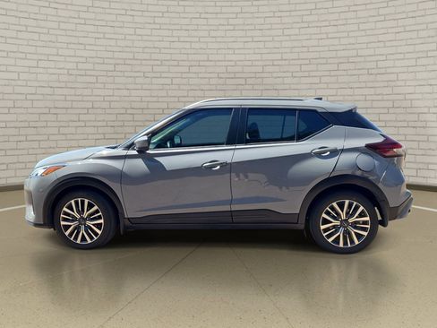 Used 2024 Nissan Kicks SV FWD image 8
