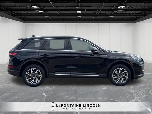 Certified 2024 Lincoln Corsair AWD image 5