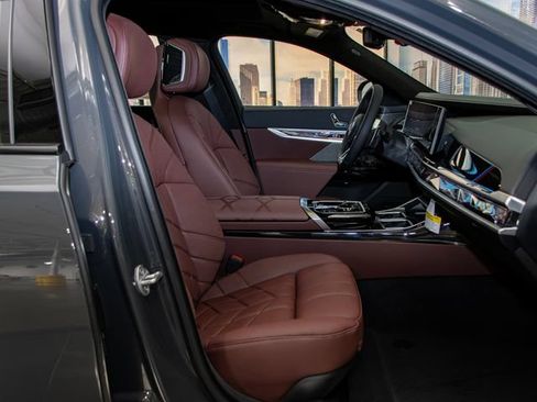 Used 2026 BMW 750e xDrive w/ Autobahn Package AWD/4WD image 20