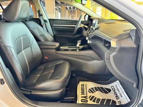 Used 2025 Nissan Altima 2.5 SR FWD image 25