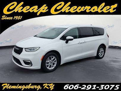 Used 2023 Chrysler Pacifica Touring-L