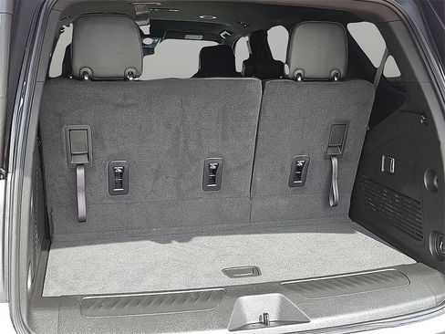 Used 2024 Chevrolet Tahoe LT image 9