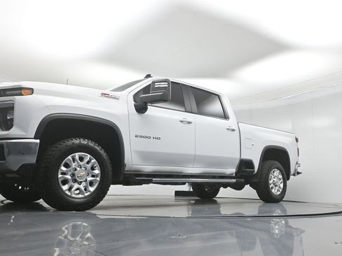 Used 2024 Chevrolet Silverado 2500 LT image 41