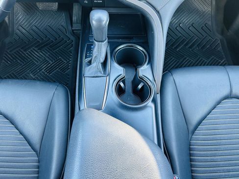 Used 2019 Toyota Camry SE image 19