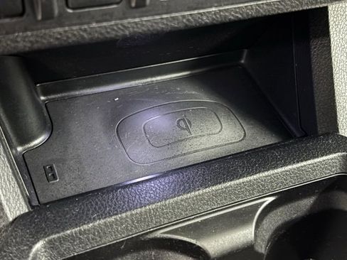 Used 2017 Toyota Tacoma TRD Off-Road w/ Premium & Technology Package image 28