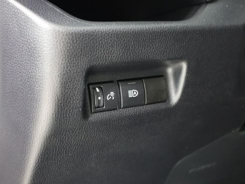 Used 2022 Toyota RAV4 XLE AWD/4WD image 21