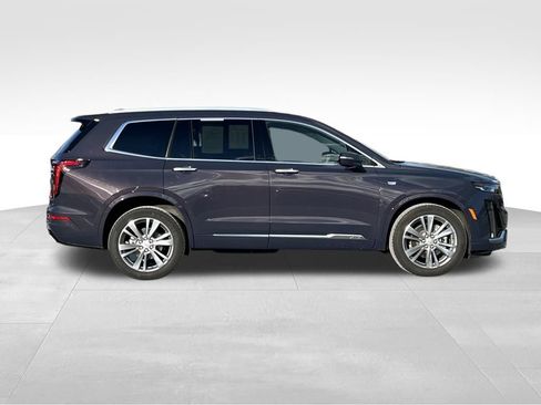 Certified 2025 Cadillac XT6 Premium Luxury image 3