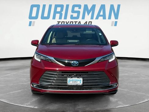 Used 2021 Toyota Sienna Limited AWD/4WD image 2