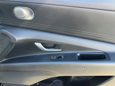 Used 2024 Hyundai Elantra Blue image 20