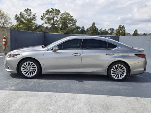 Used 2021 Lexus ES 300h Ultra Luxury w/ Accessory Package 2 image 2