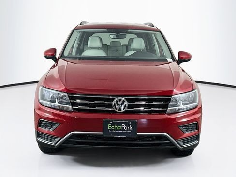 Used 2018 Volkswagen Tiguan SE w/ 3rd Row Seat Package AWD/4WD image 2