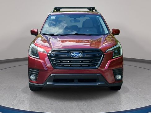 Used 2023 Subaru Forester Premium AWD/4WD image 2