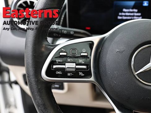 Used 2021 Mercedes-Benz GLB 250 4MATIC image 15