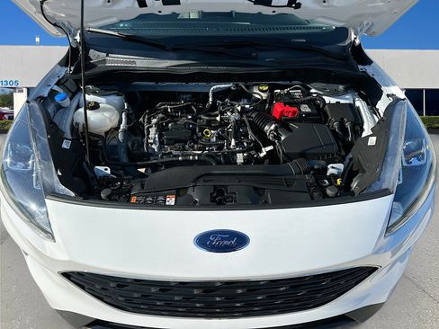 Used 2022 Ford Escape SE w/ SE Sport Appearance Package FWD image 28