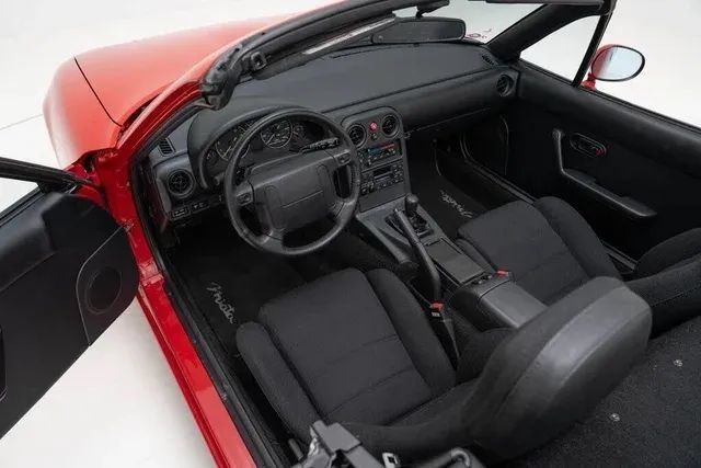 Used 1990 MAZDA MX-5 Miata RWD image 11