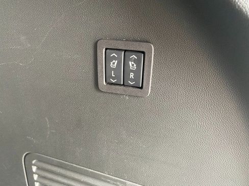 Used 2024 Buick Enclave Premium image 21